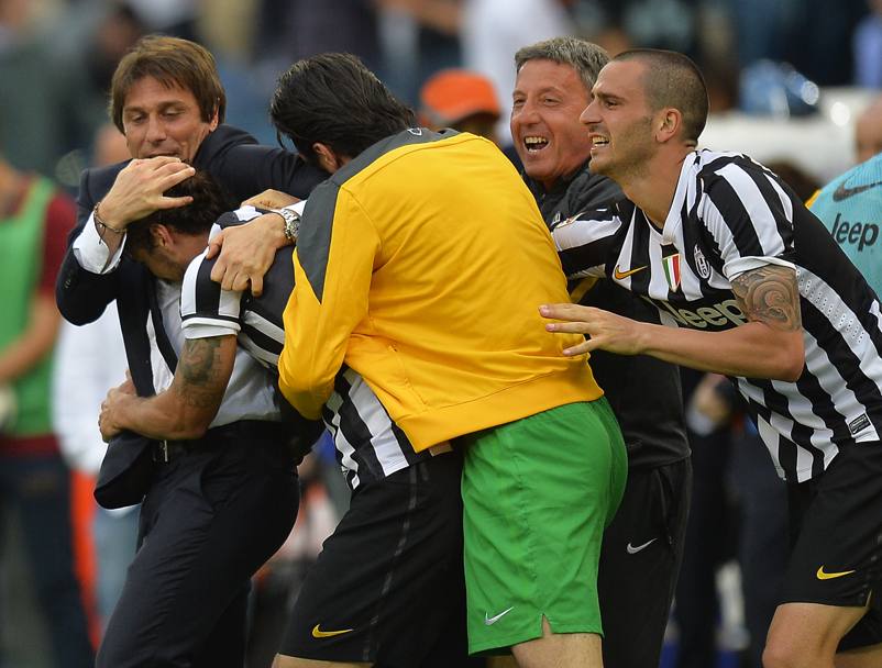 Roma-Juve 0-1: Osvaldo segna il gol partita al 94&#39; e Conte lo abbraccia forte. Afp